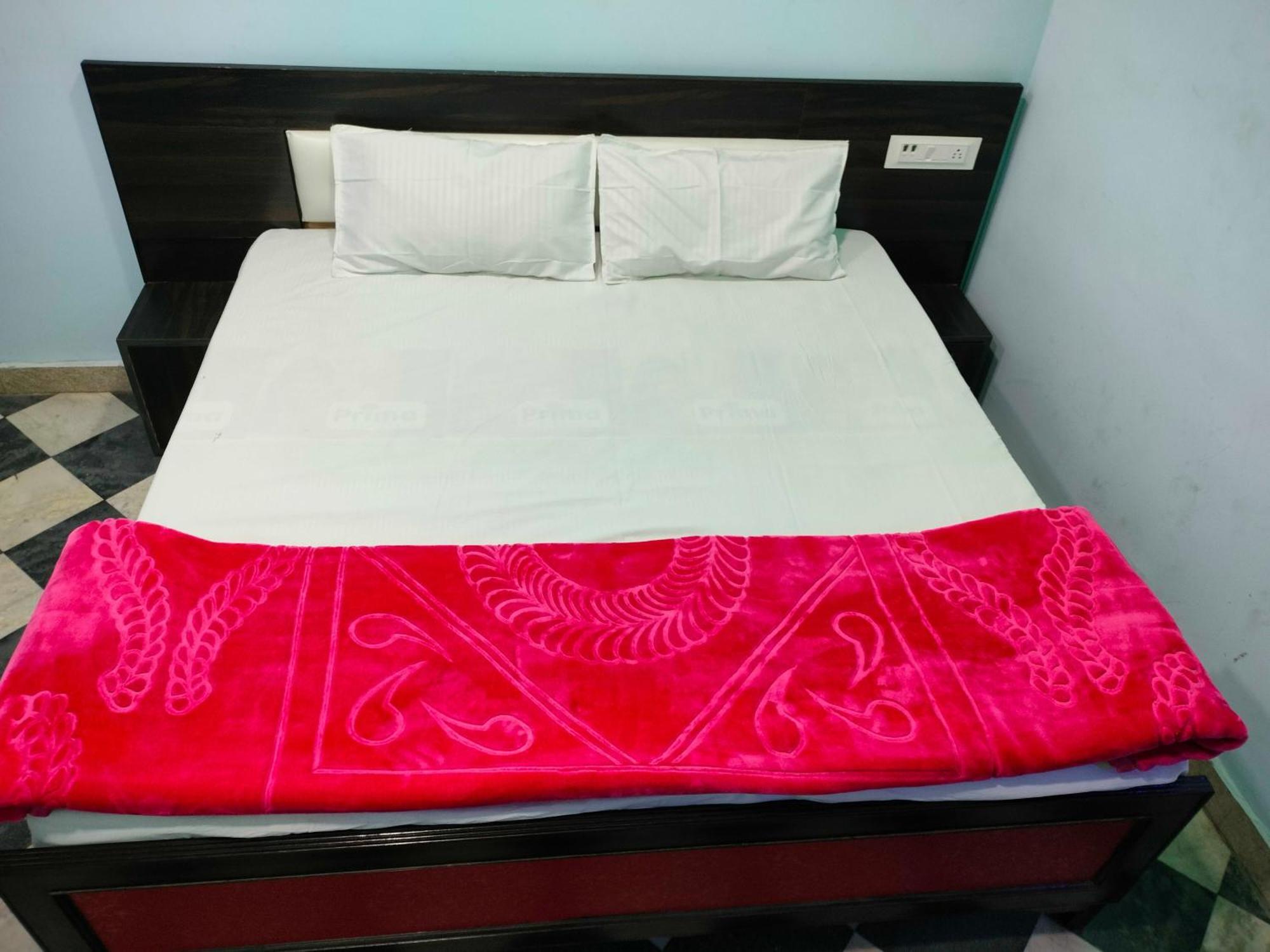 Oyo Palace Hotel Rohtak Esterno foto